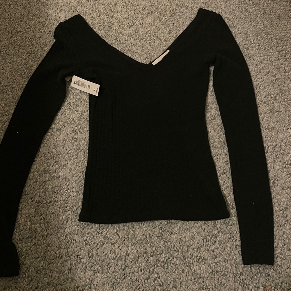 Aritzia black long sleeve